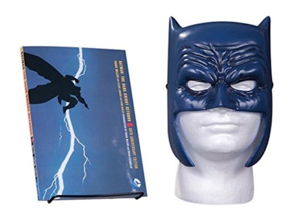 تصویر  Batman: The Dark Knight Returns Book And Mask Set