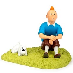 تصویر  مدل Tintin and Snowy Sitting On The Grass Figure 47010