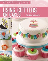 تصویر  Using Cutters on Cakes Modern Cake Decorator
